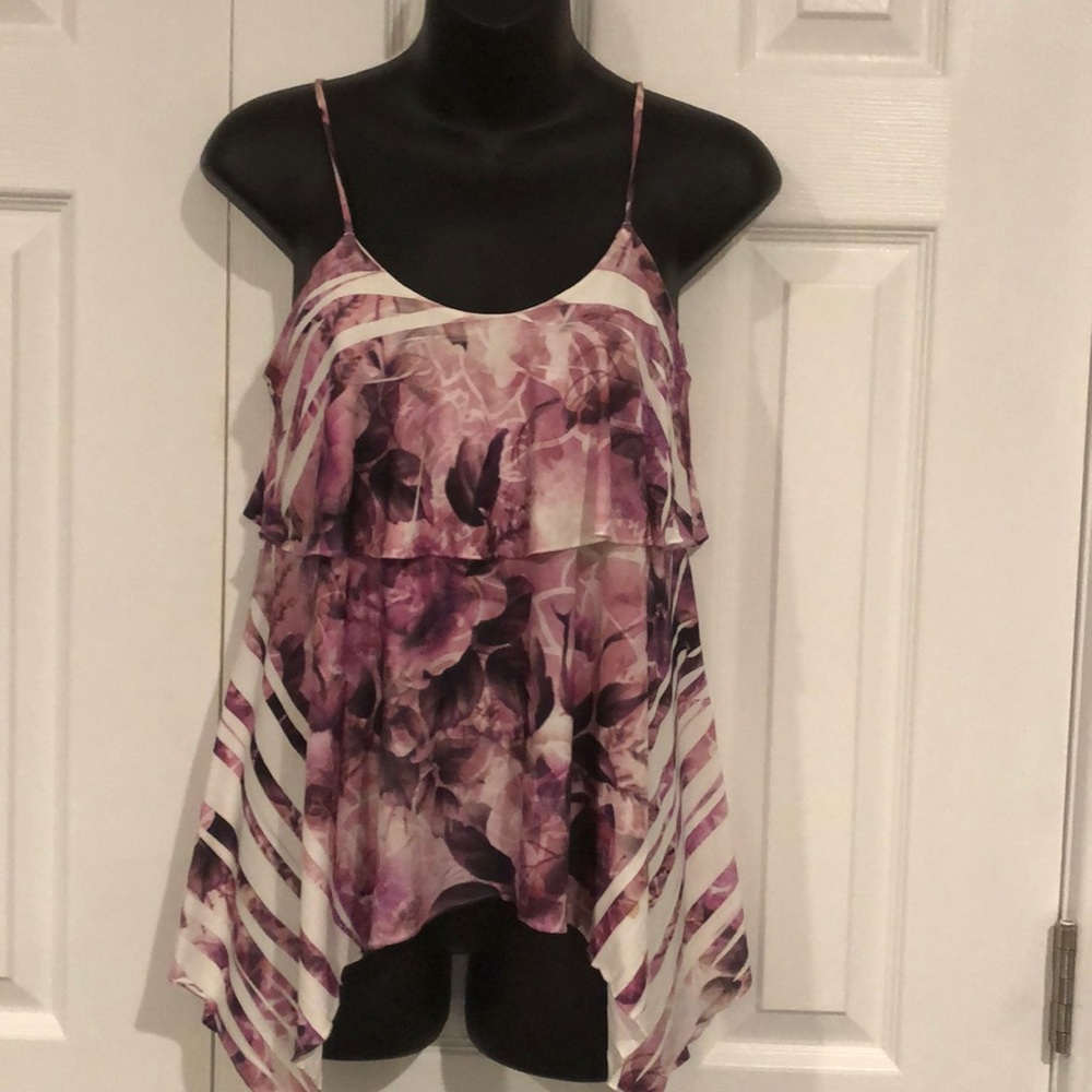 Beautiful Woman’s spaghetti strap Top sz M. (W1)